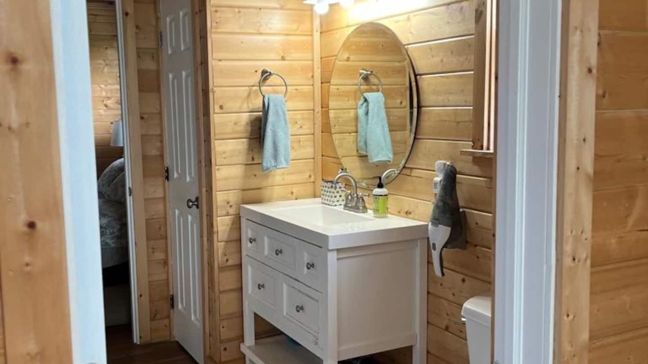 Photo of Bathroom in Bahama Palm Shores