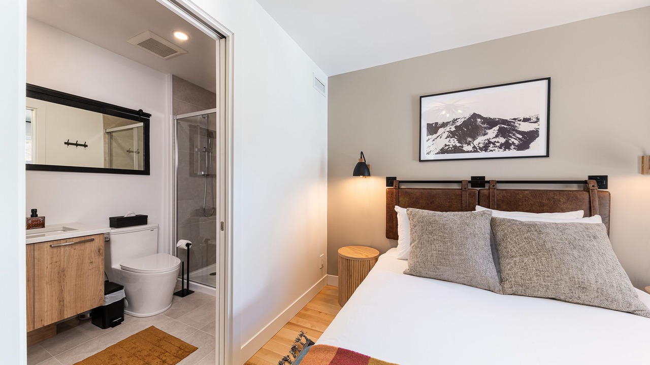 Photo of Bedroom in Petite-Riviere-Saint-Francois