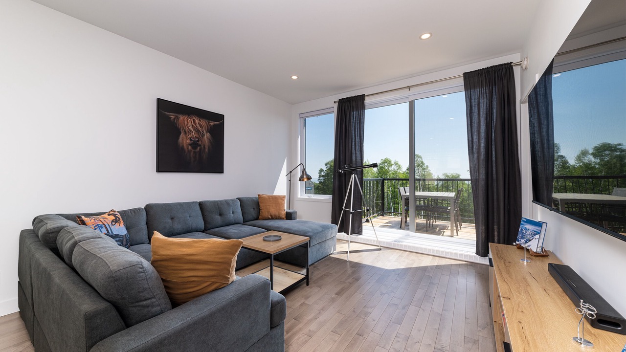 Photo of Livingroom in Petite-Riviere-Saint-Francois