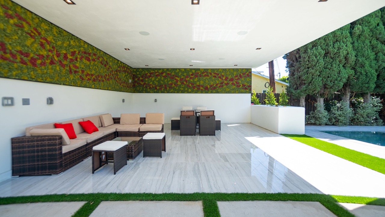 Photo of Patio Balcony in Valley Village