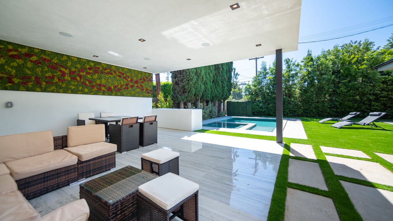 Photo of Patio Balcony in Valley Village