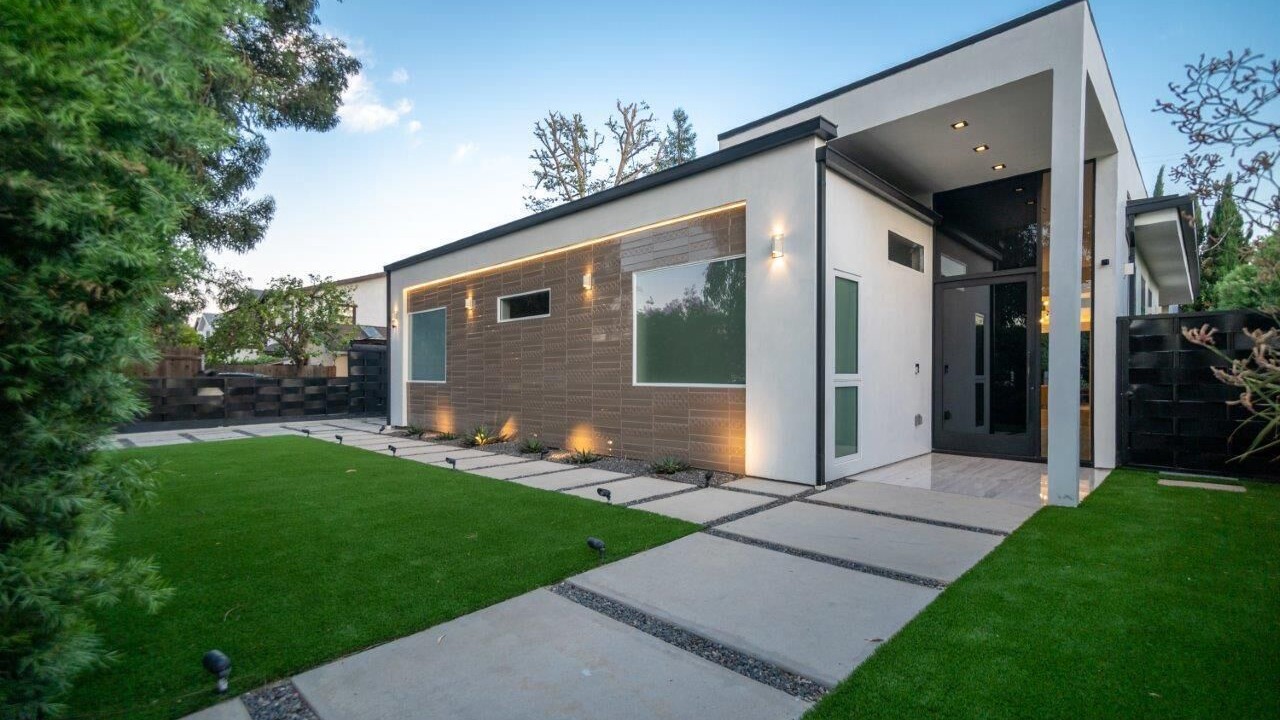 Photo of Outdoor in Valley Village