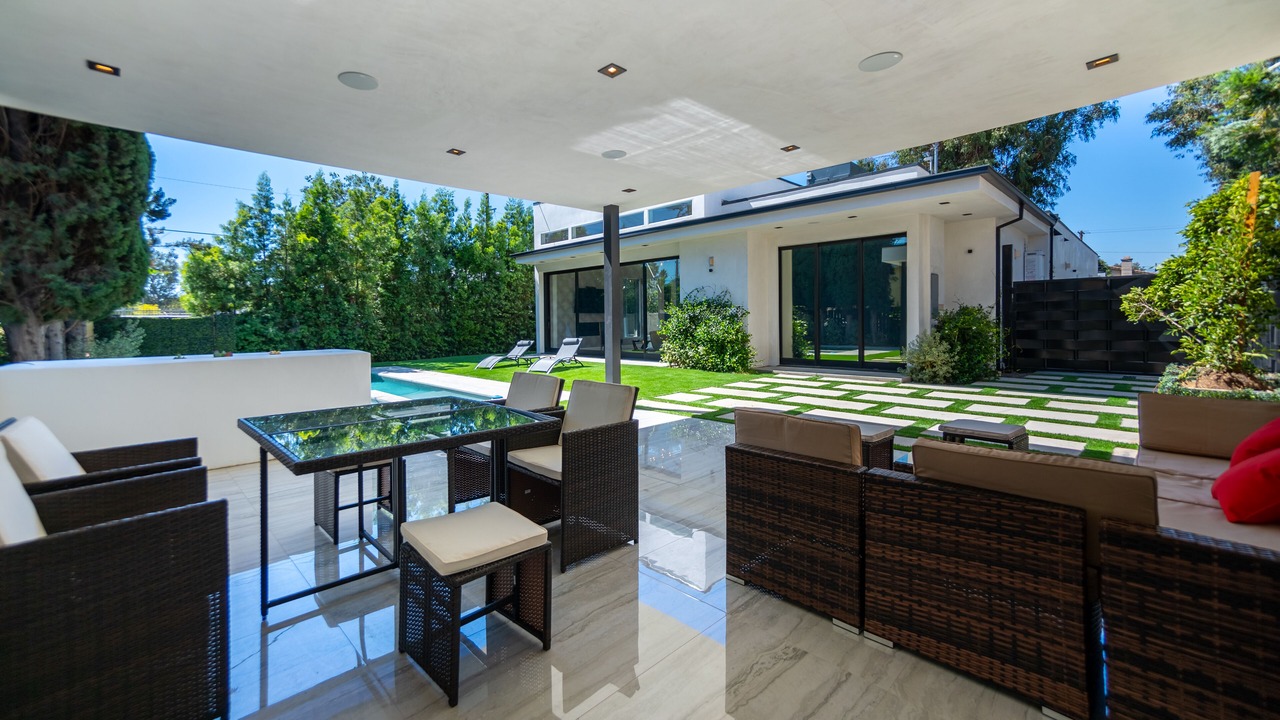Photo of Outdoor in Valley Village