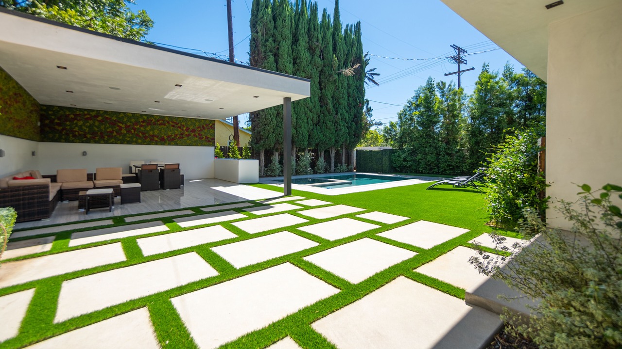 Photo of Patio Balcony in Valley Village