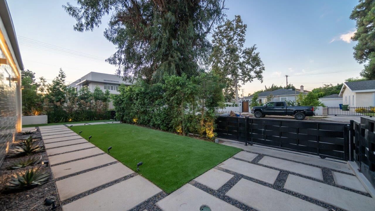 Photo of Outdoor in Valley Village