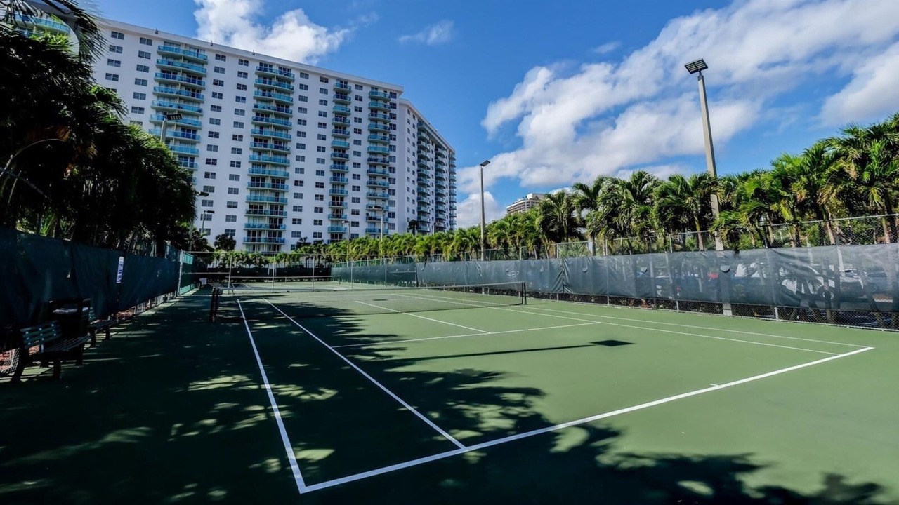 Photo of Others in Aventura