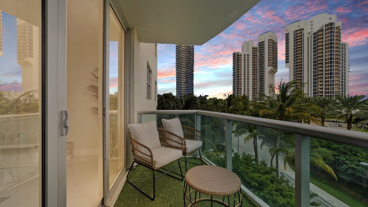 Photo of Others in Aventura