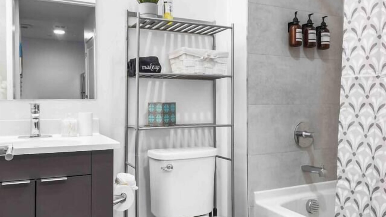 Photo of Bathroom in Orange