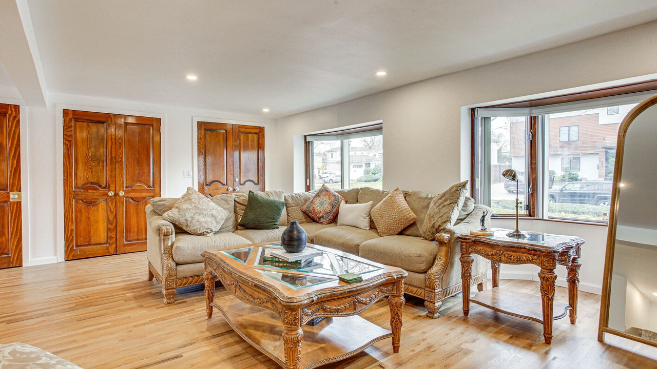 Photo of Livingroom in Valley Stream