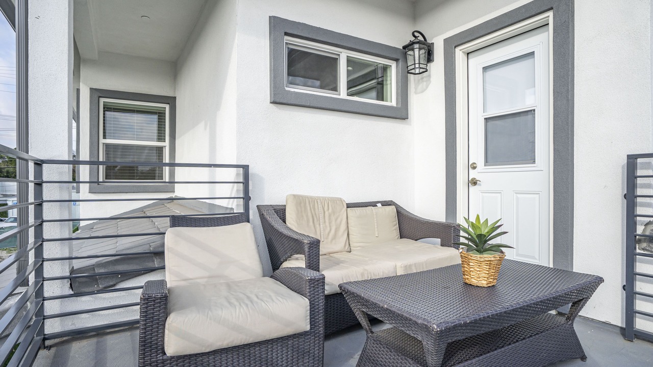 Photo of Patio Balcony in Midway City
