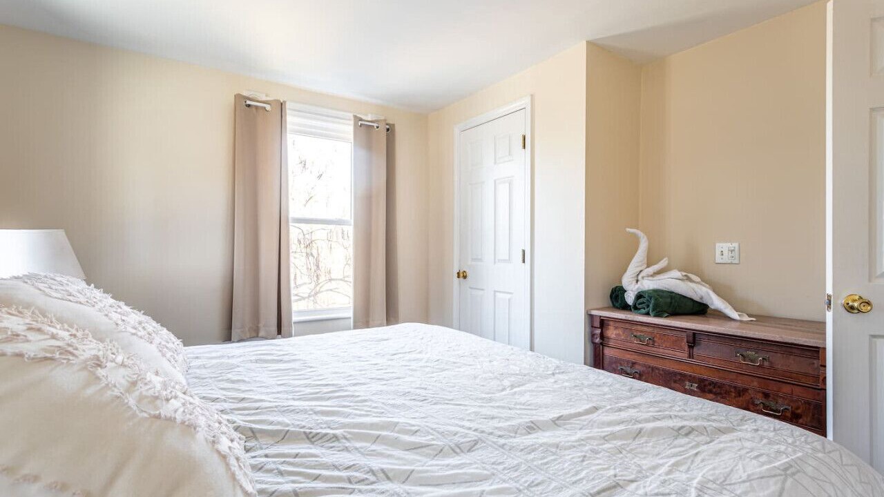 Photo of Bedroom in Firthcliffe