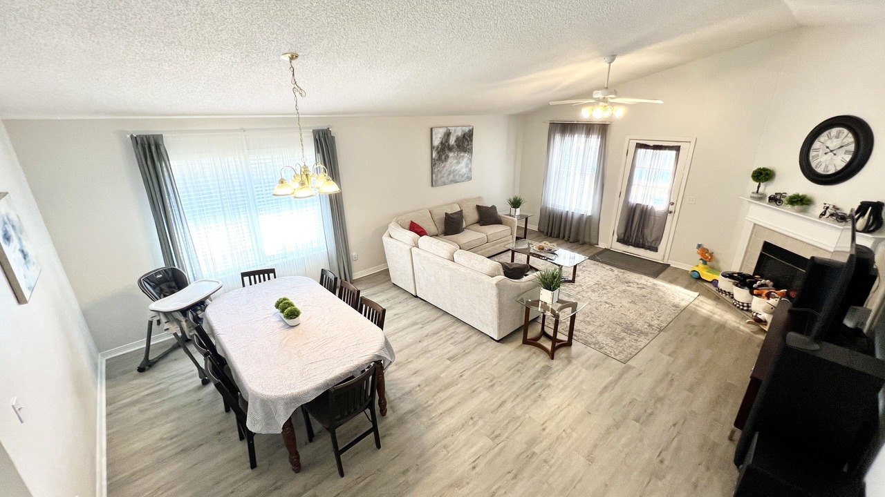 Photo of Livingroom in Westside