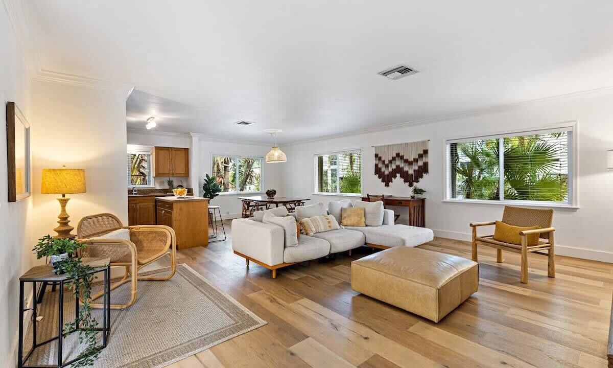 Photo of Livingroom in Hendricks and Venice Isles