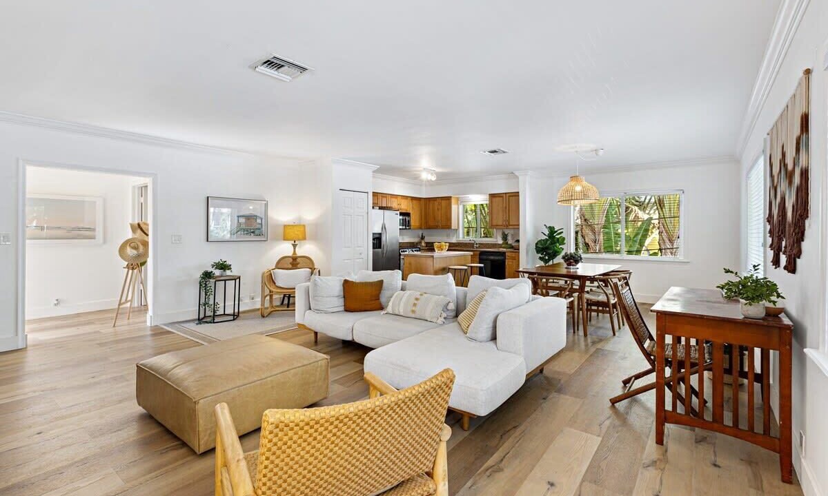 Photo of Livingroom in Hendricks and Venice Isles