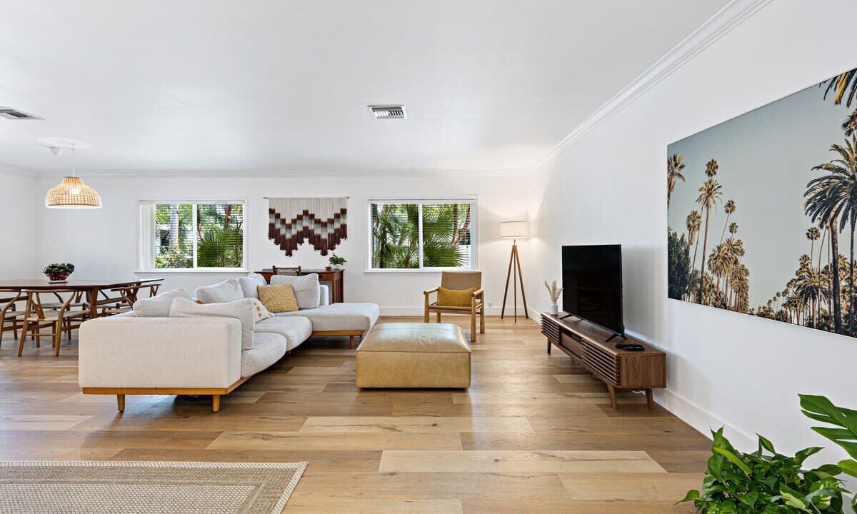 Photo of Livingroom in Hendricks and Venice Isles