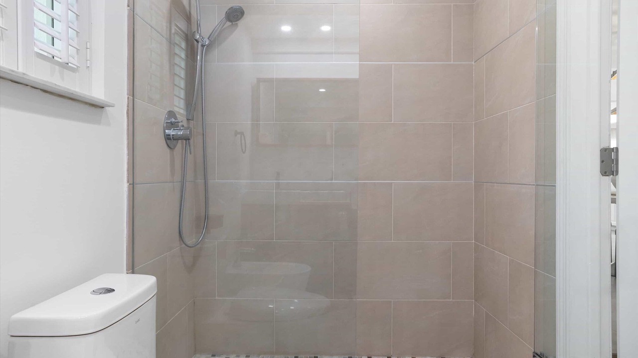 Photo of Bathroom in Birch Park Finger Streets