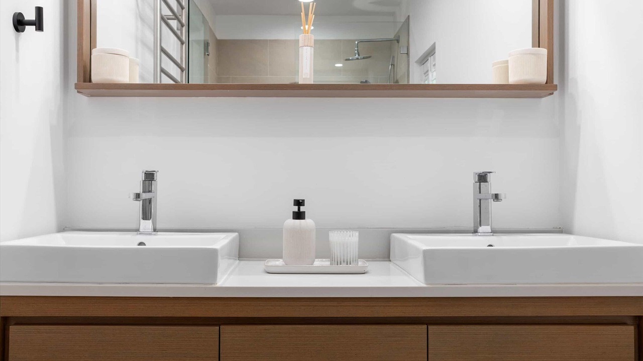 Photo of Bathroom in Birch Park Finger Streets