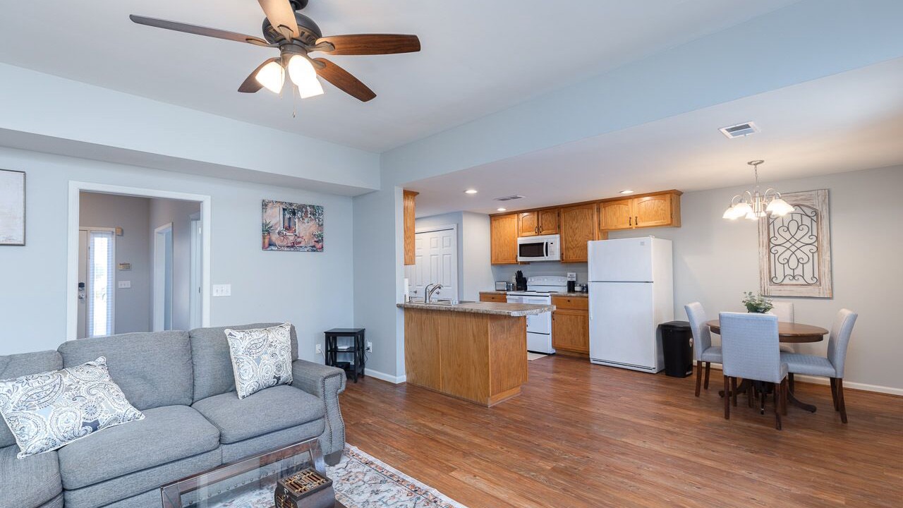 Photo of Livingroom in Pelham