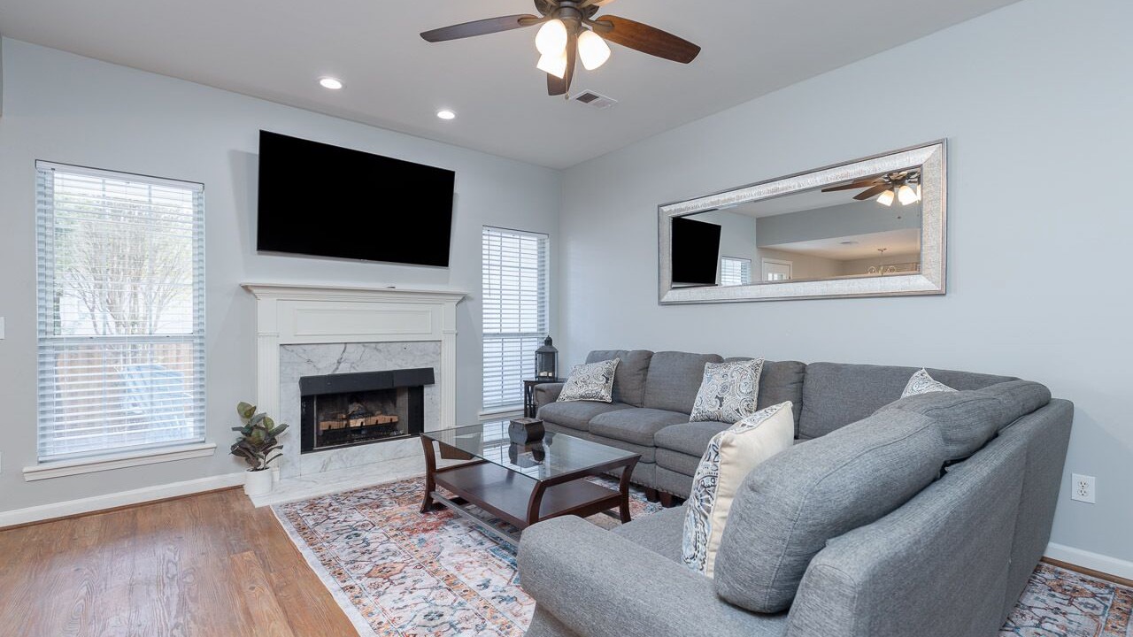 Photo of Livingroom in Pelham
