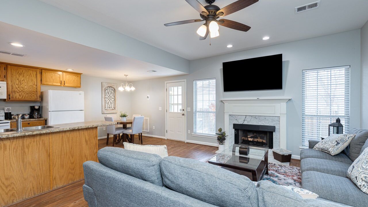 Photo of Livingroom in Pelham