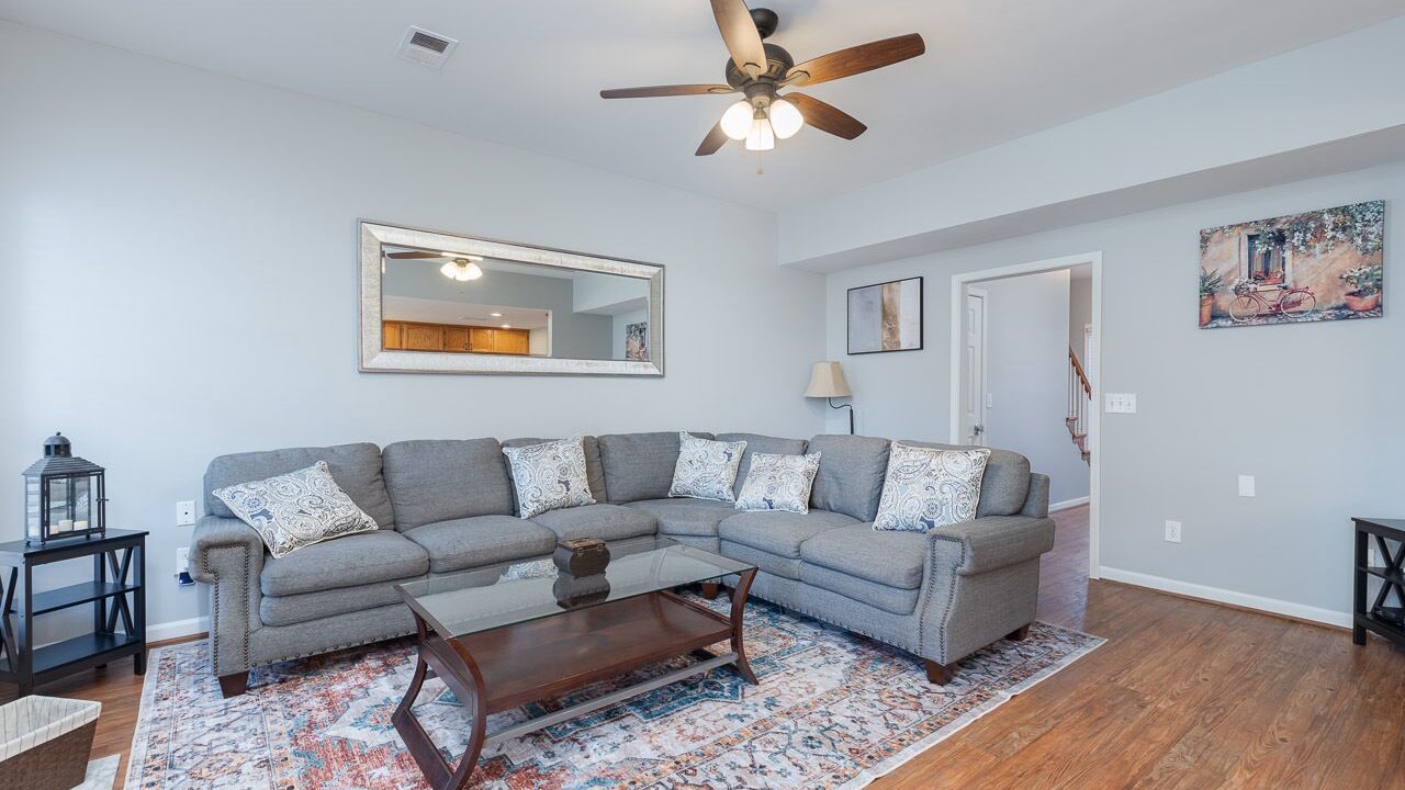 Photo of Livingroom in Pelham