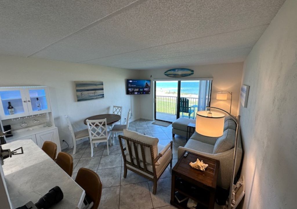 Photo of Livingroom in Oceanside Estates
