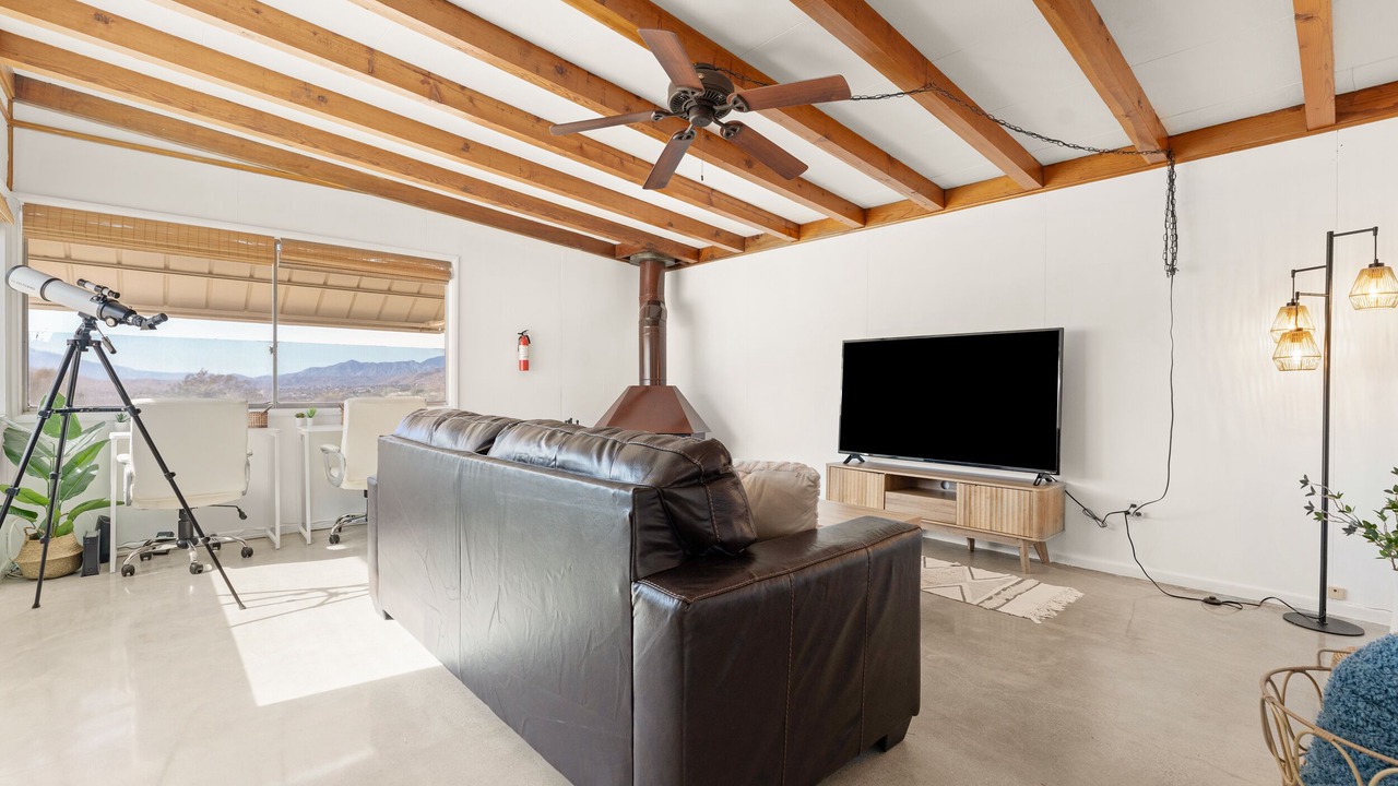 Photo of Livingroom in Morongo Valley