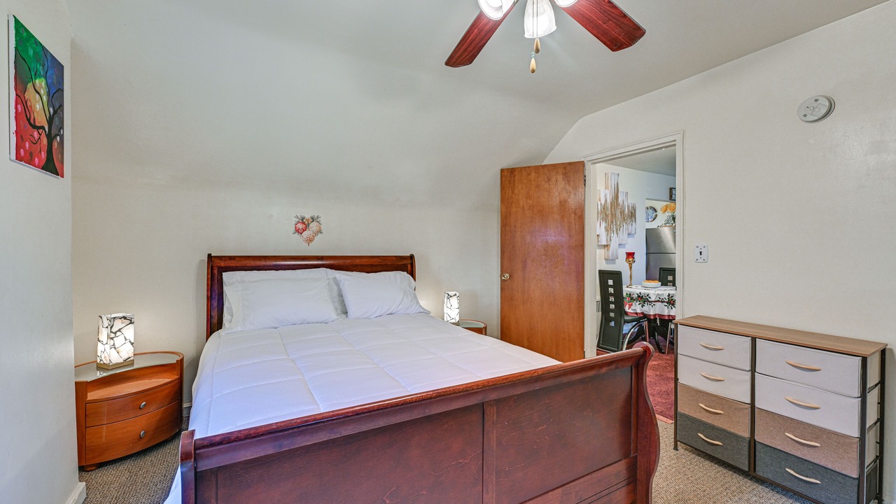 Photo of Bedroom in South Side