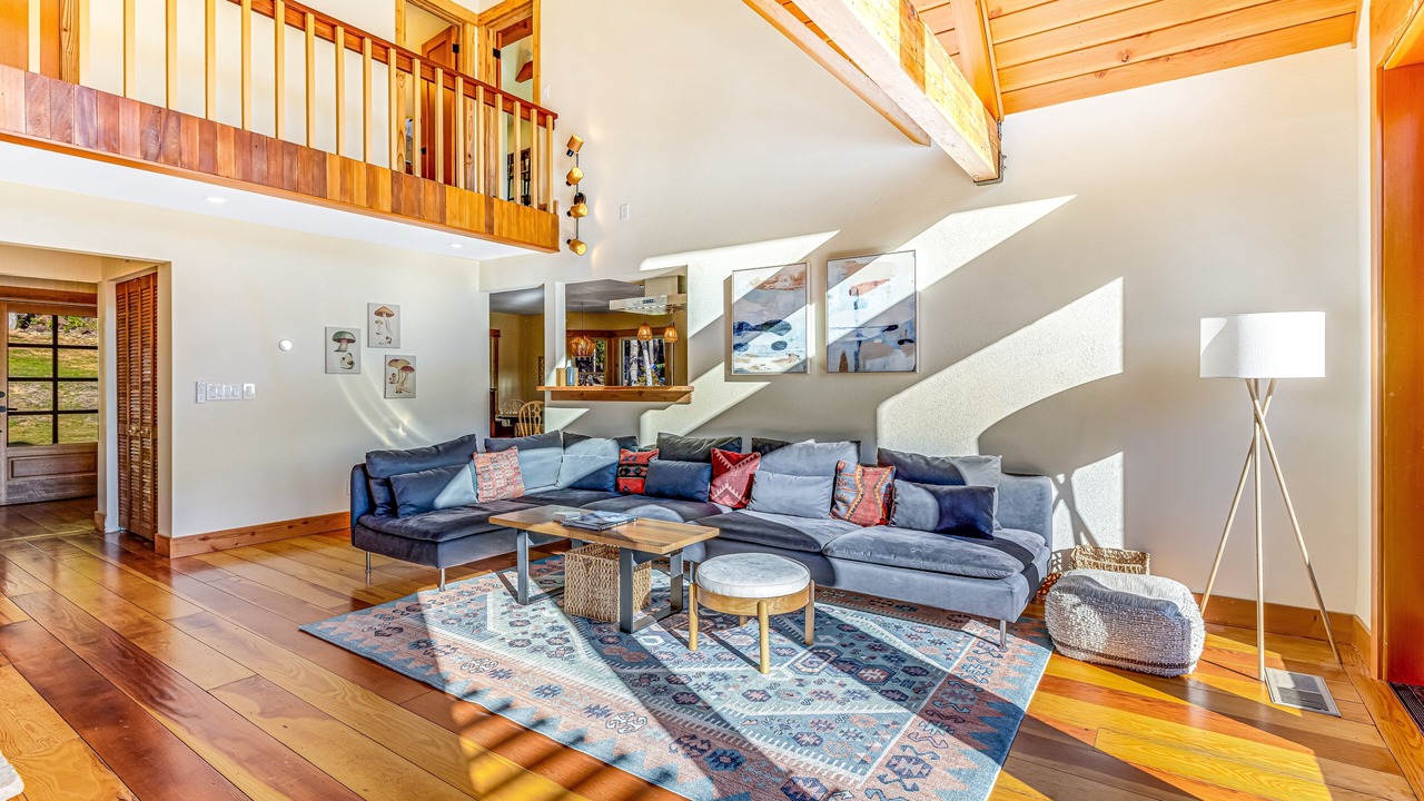 Photo of Livingroom in Little River