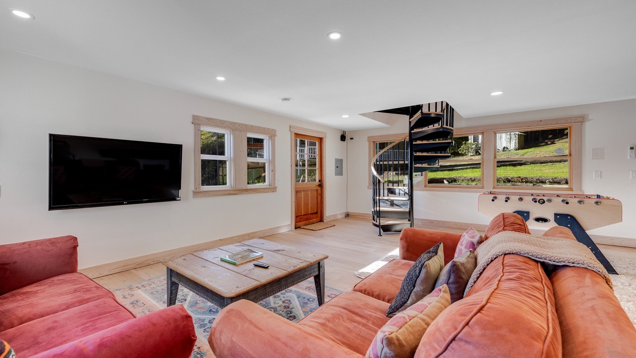 Photo of Livingroom in Little River