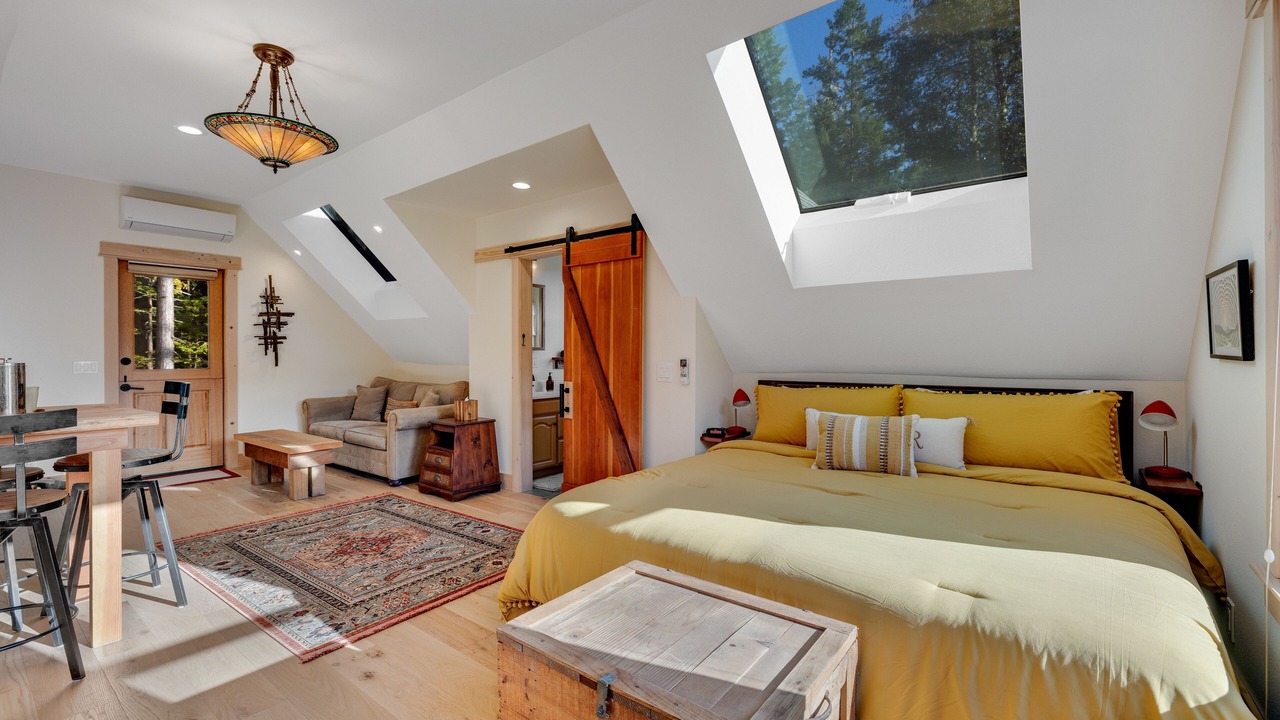 Photo of Bedroom in Little River
