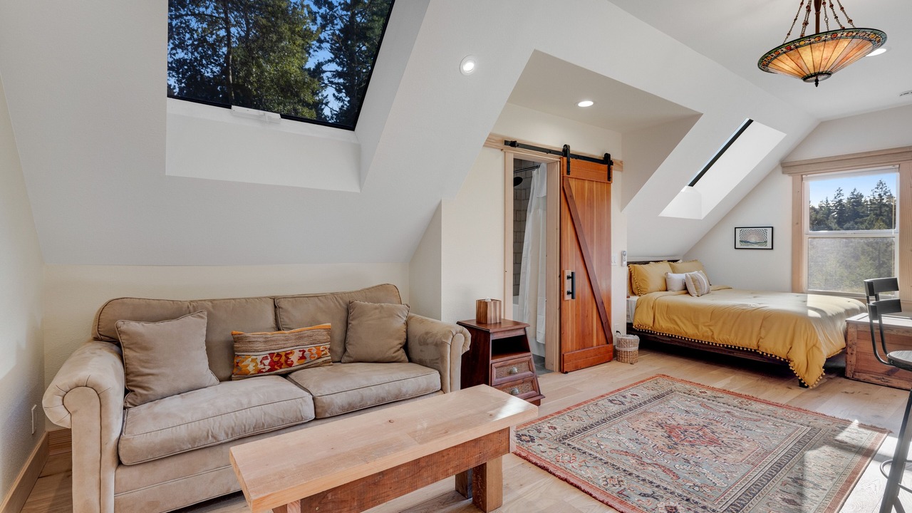 Photo of Bedroom in Little River