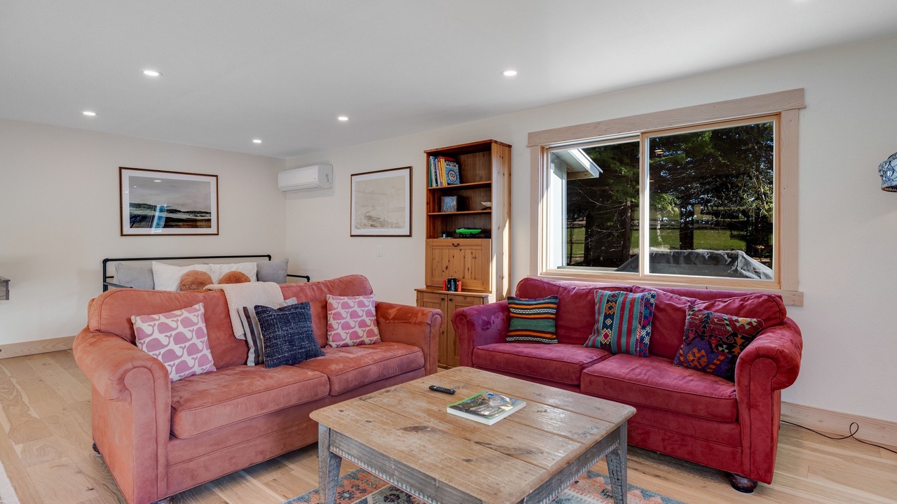 Photo of Livingroom in Little River