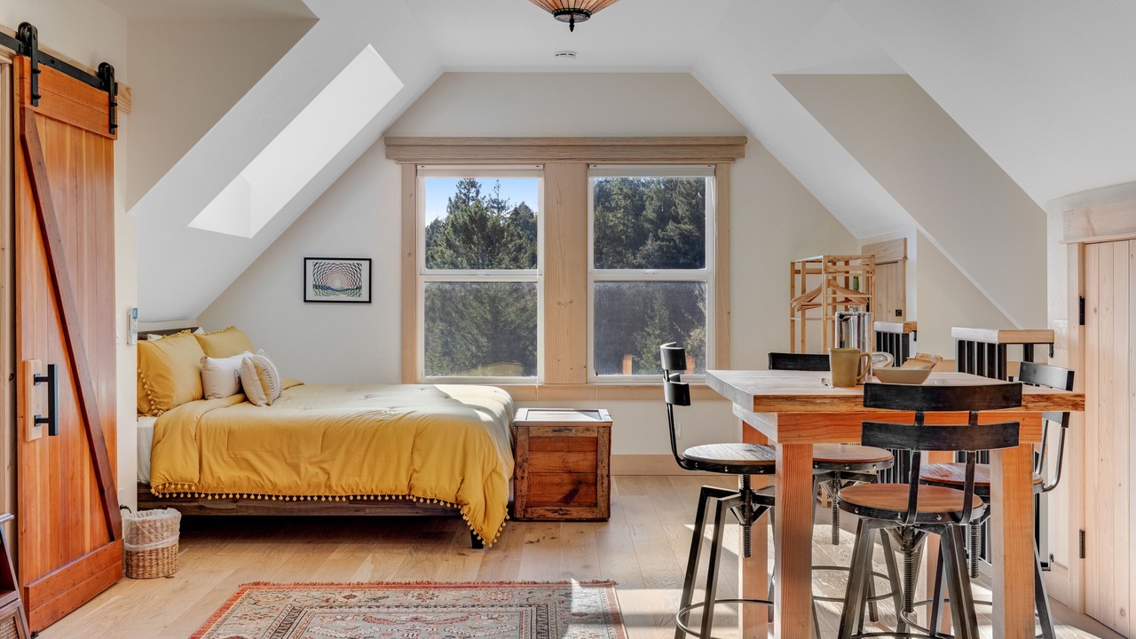 Photo of Bedroom in Little River