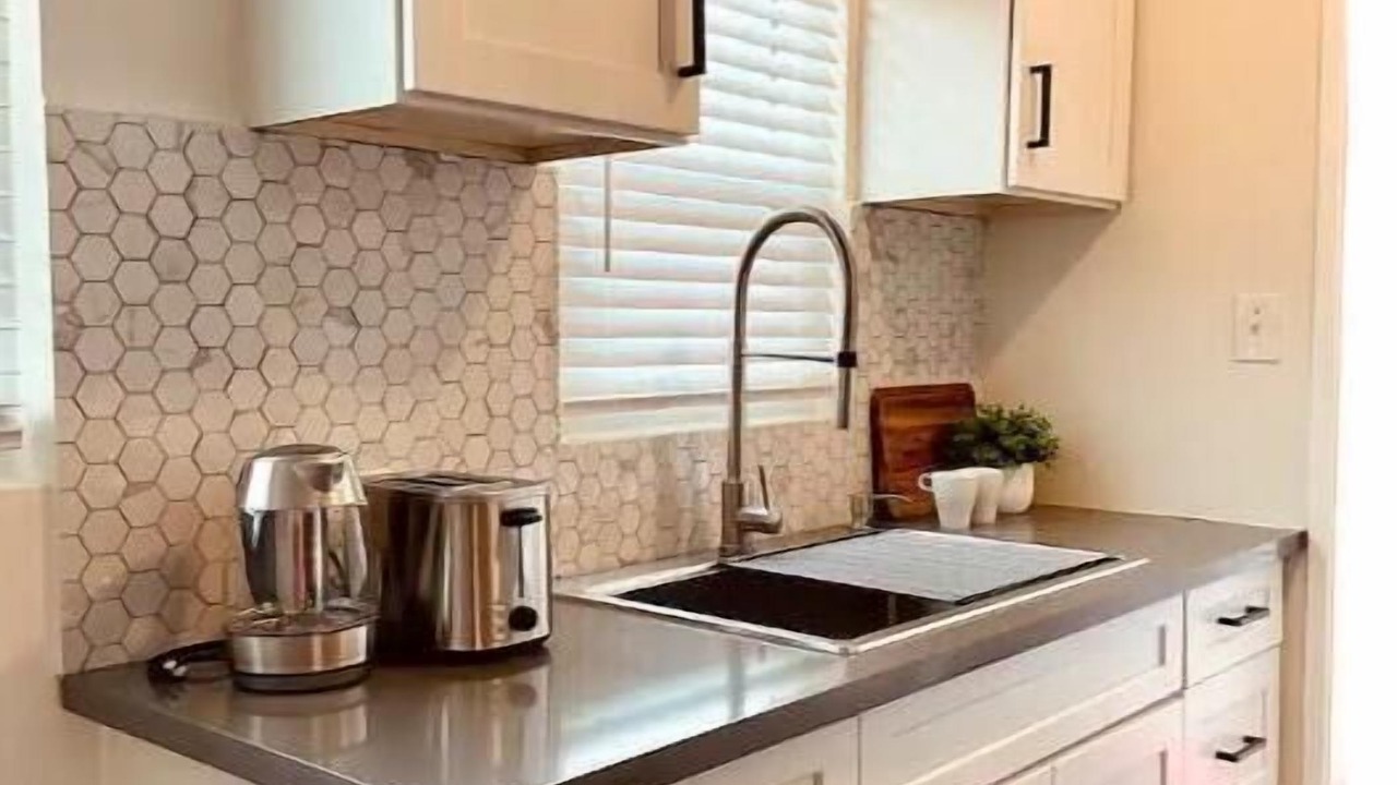 Photo of Kitchen in Lawndale