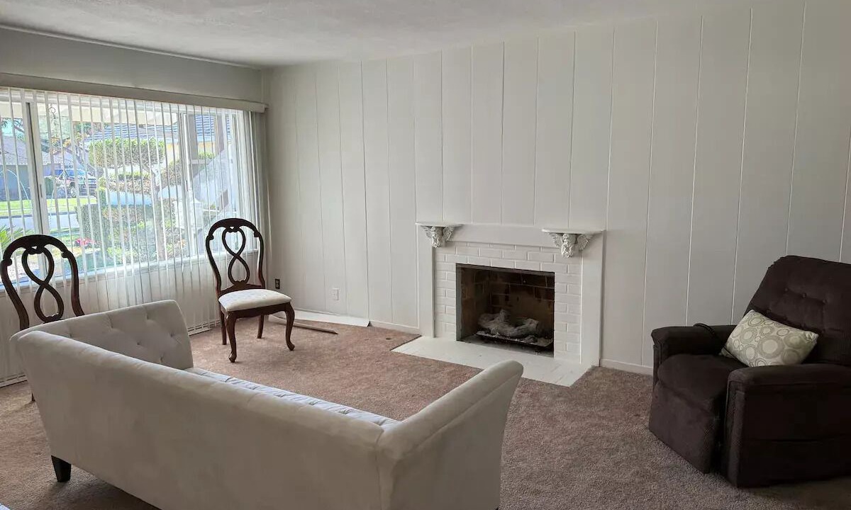 Photo of Livingroom in Downey