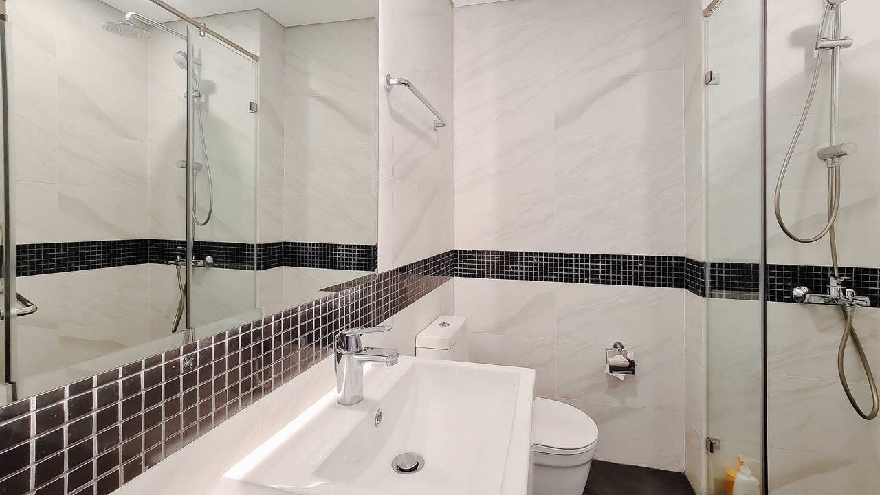 Photo of Bathroom in Tay Ho