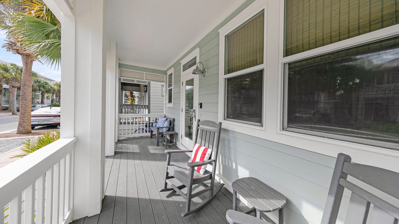 Photo of Patio Balcony in Treetop