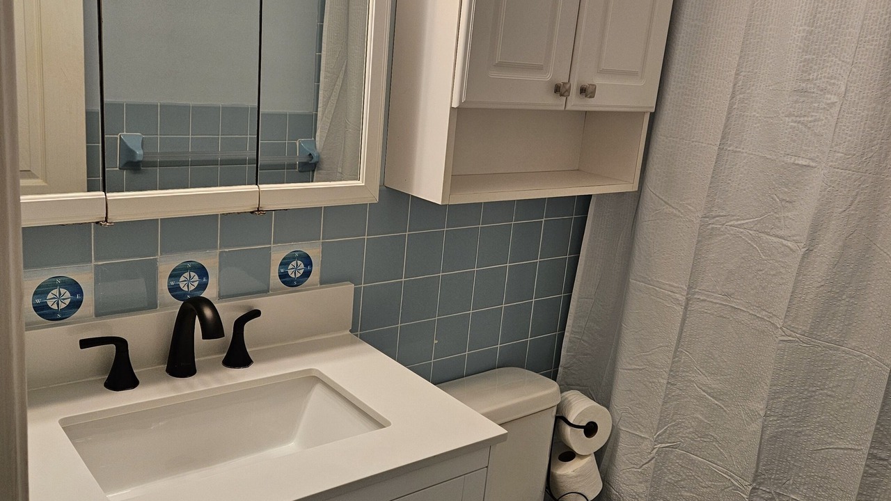 Photo of Bathroom in Admiral Estates