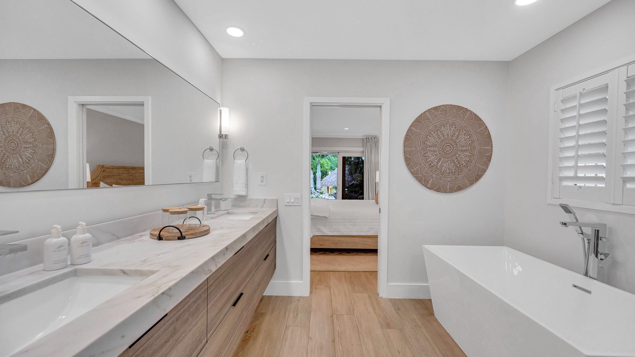 Photo of Bathroom in Poinsettia Heights