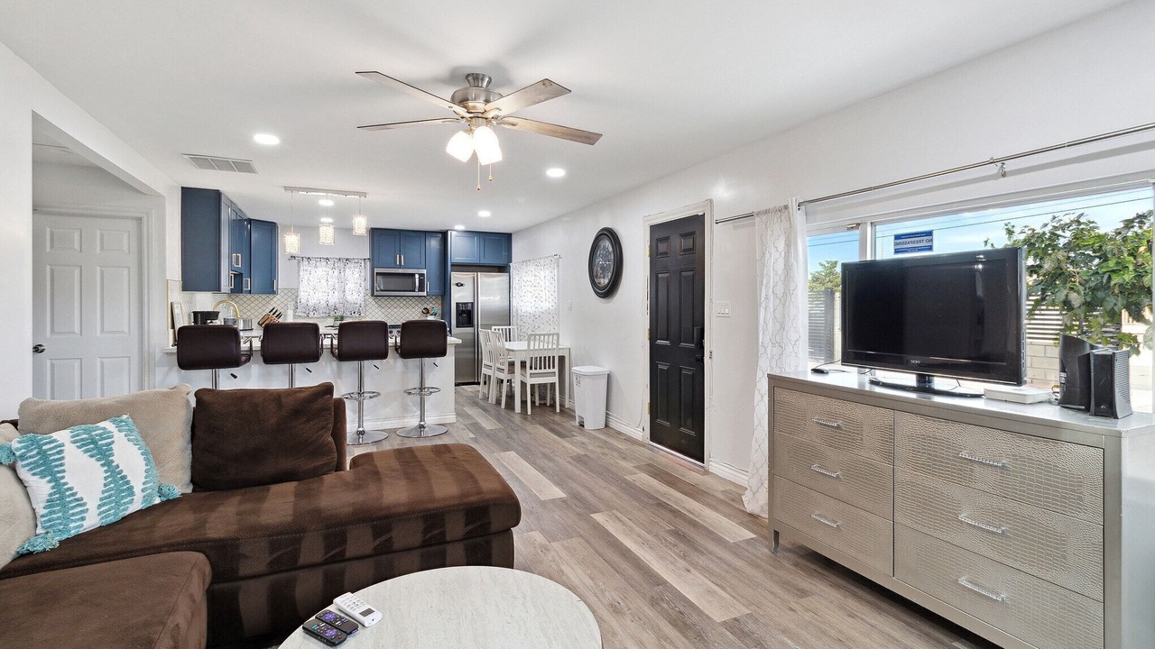 Photo of Livingroom in Palmdale