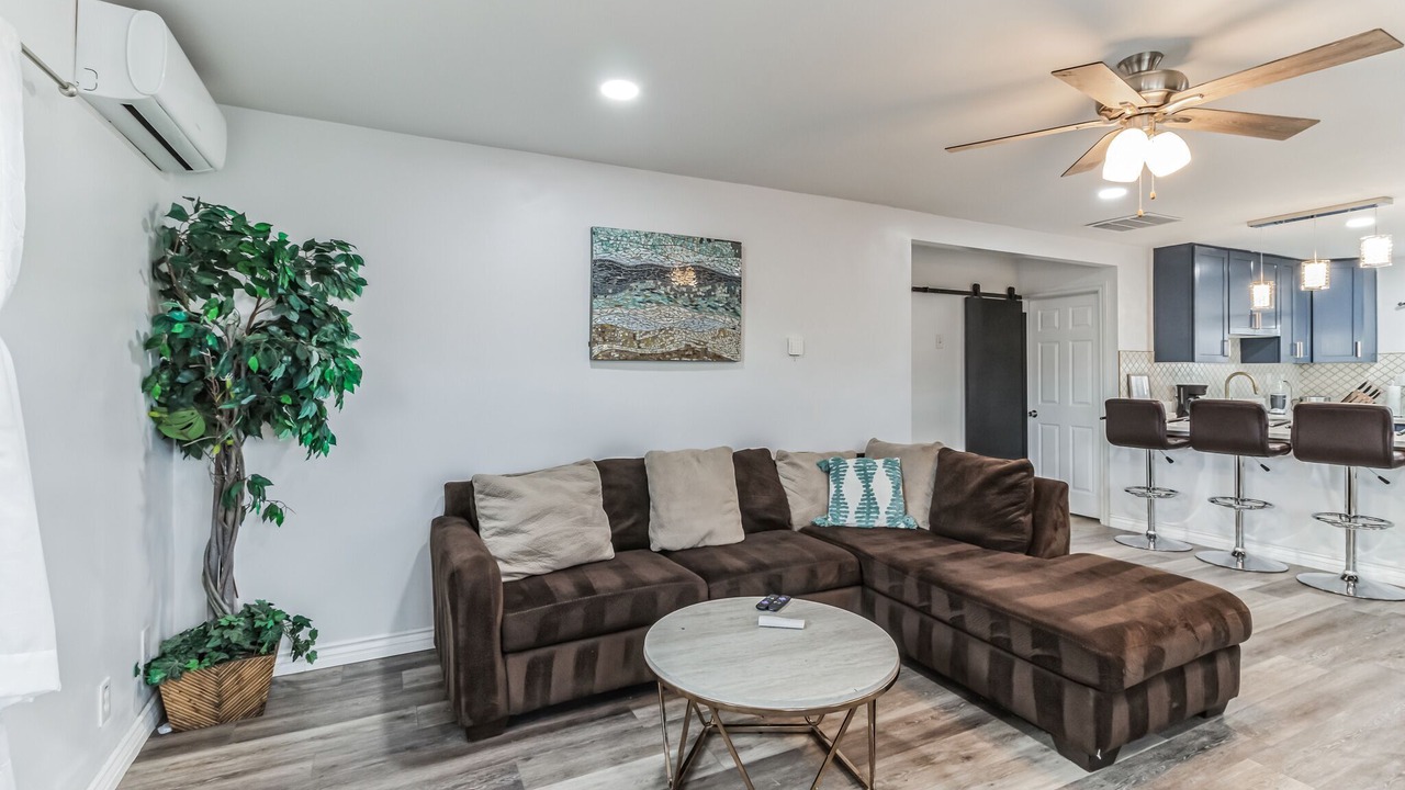 Photo of Livingroom in Palmdale