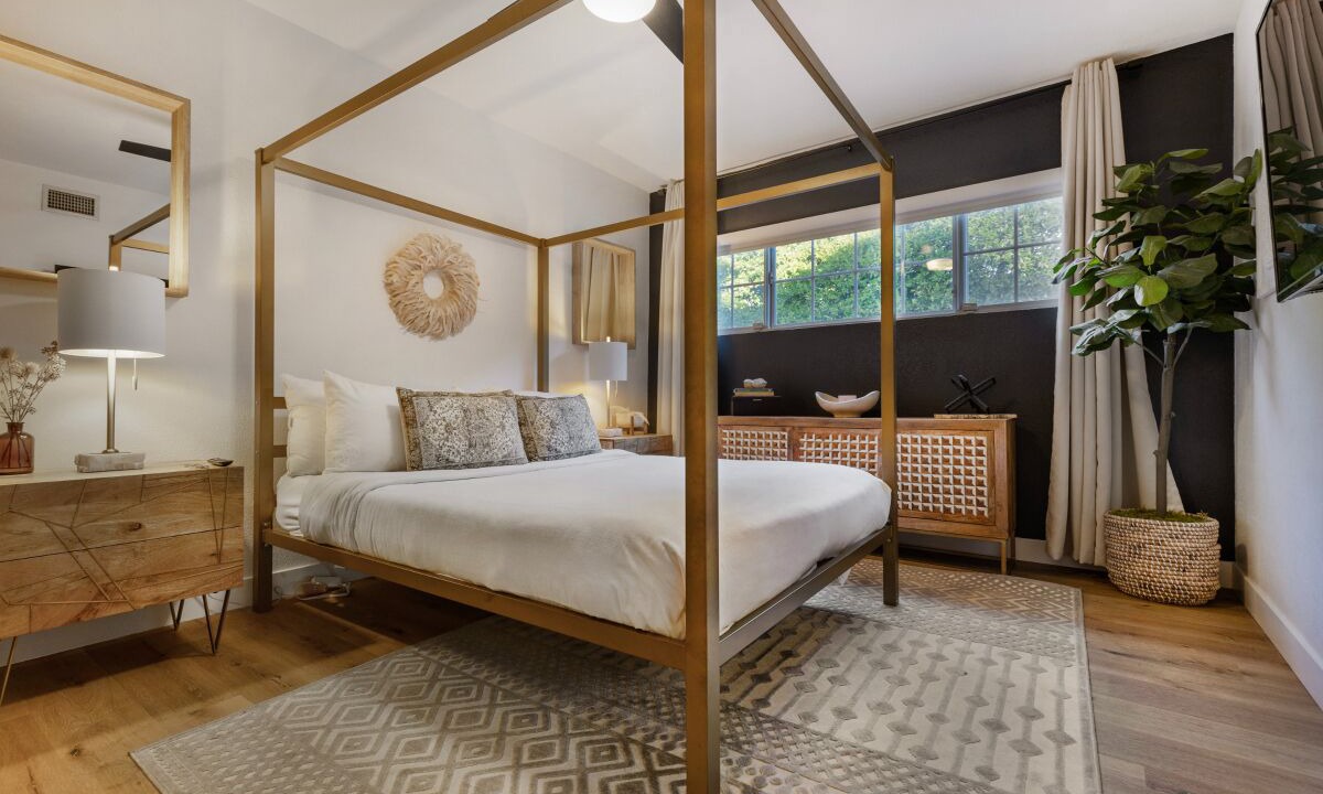 Photo of Bedroom in Woodland Hills