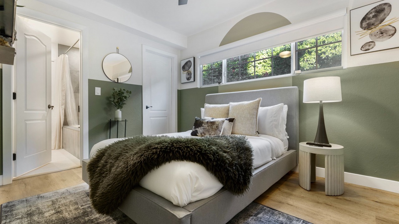 Photo of Bedroom in Woodland Hills