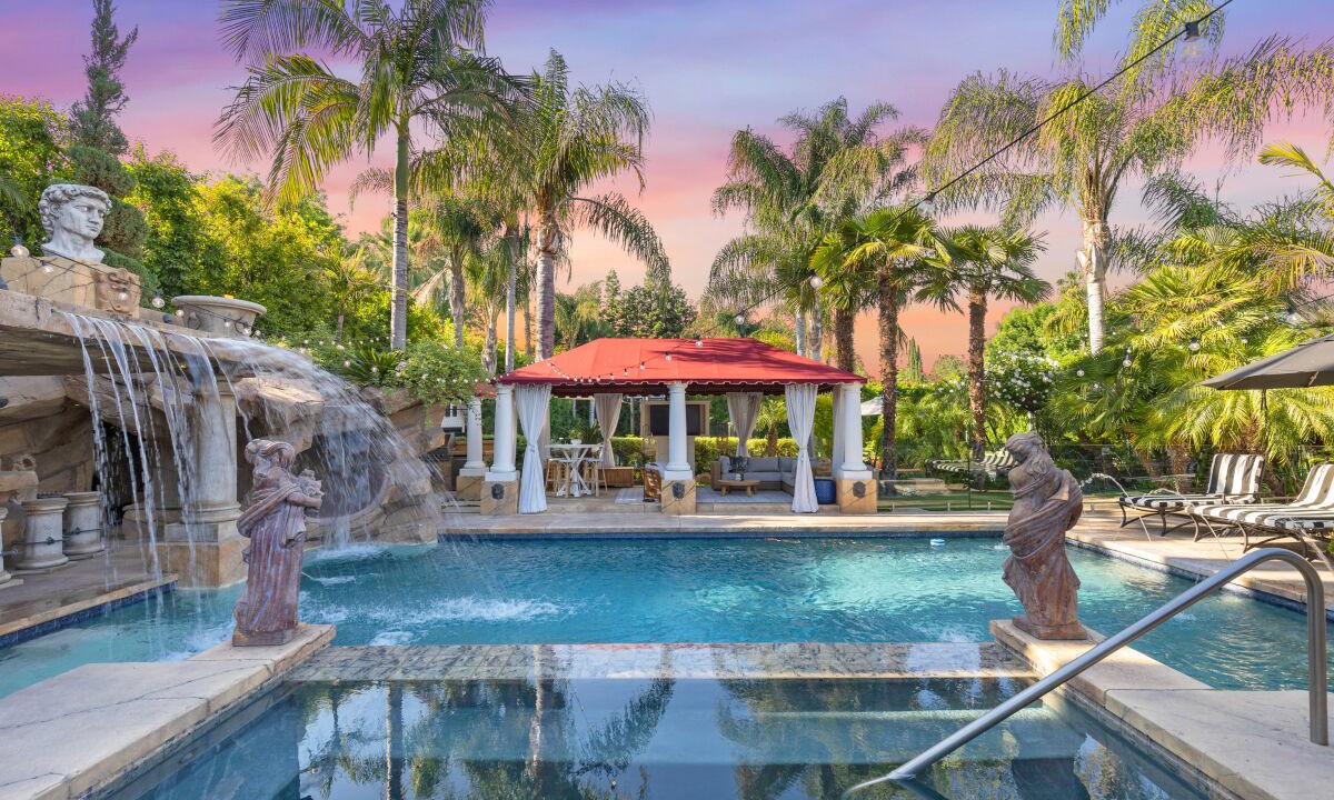 Photo of Outdoor in Woodland Hills