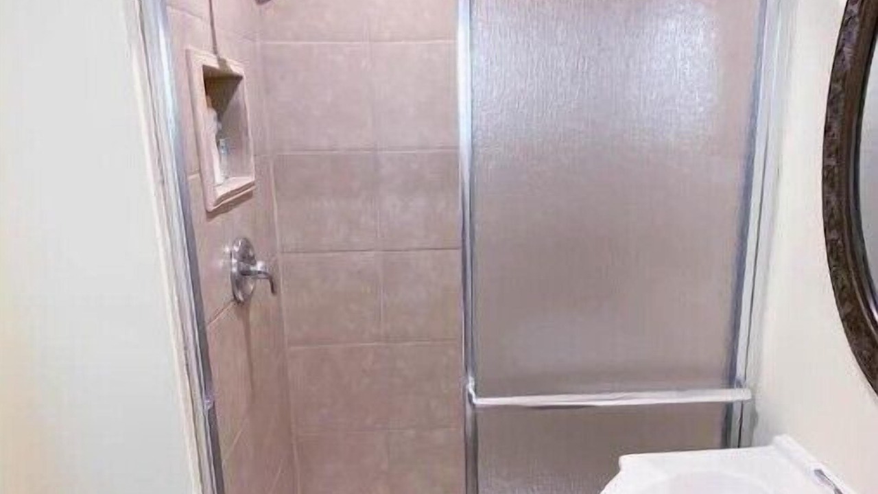 Photo of Bathroom in Thousand Oaks