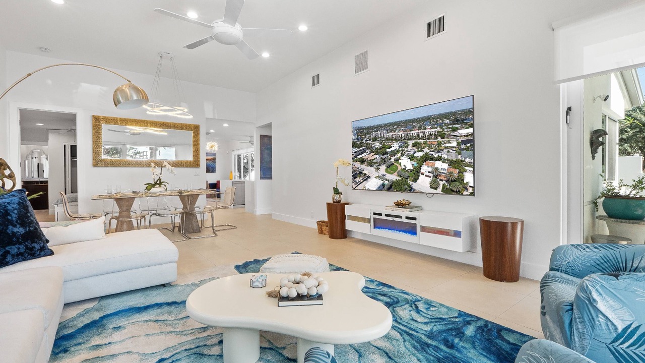 Photo of Livingroom in Dolphin Isles