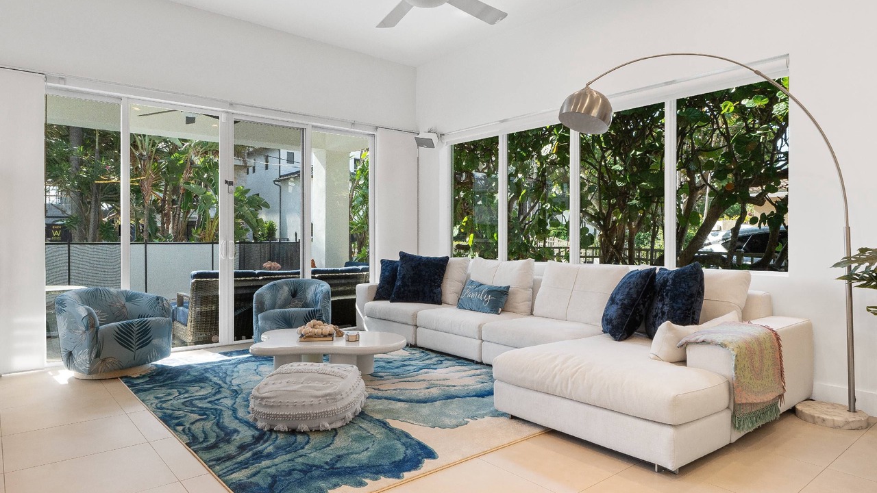 Photo of Livingroom in Dolphin Isles