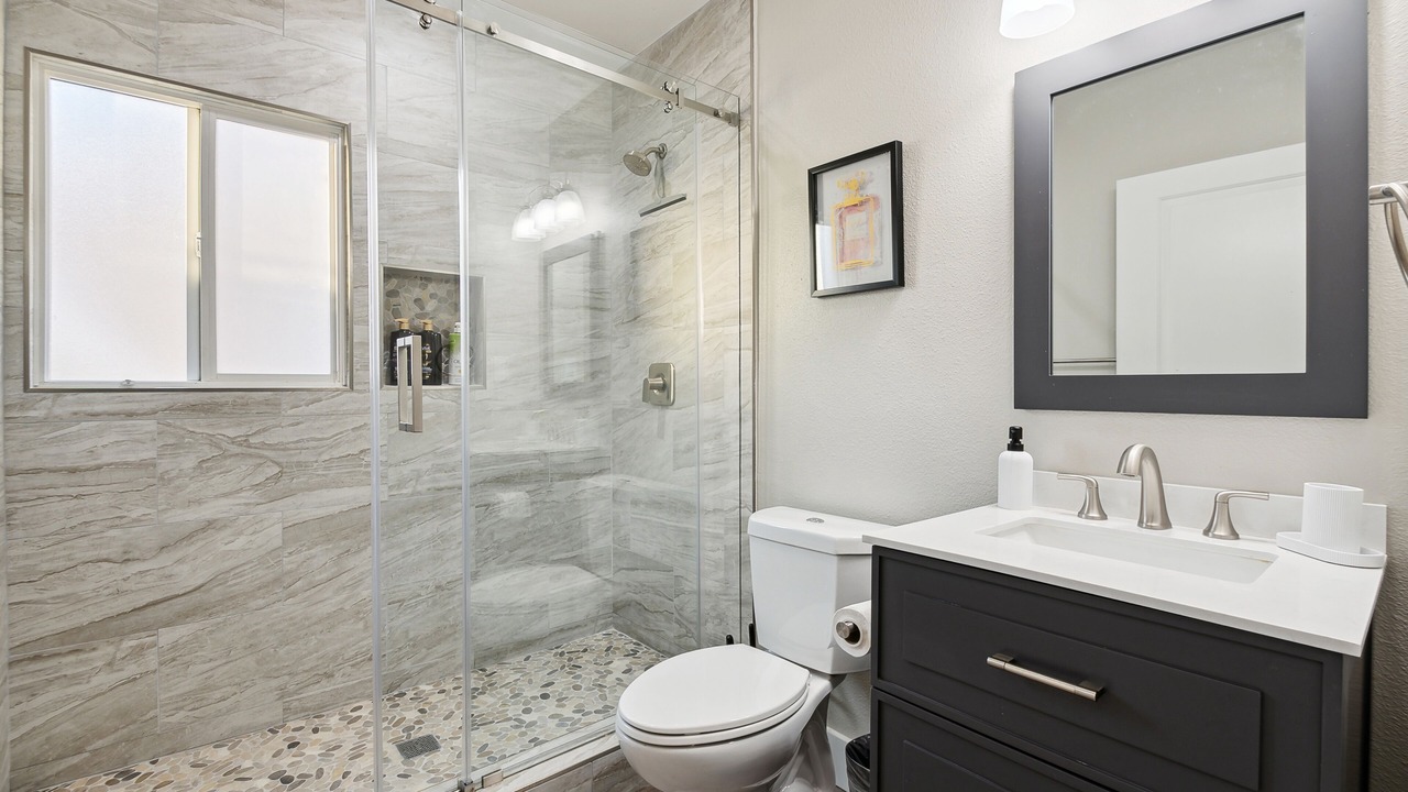 Photo of Bathroom in Valley Glen