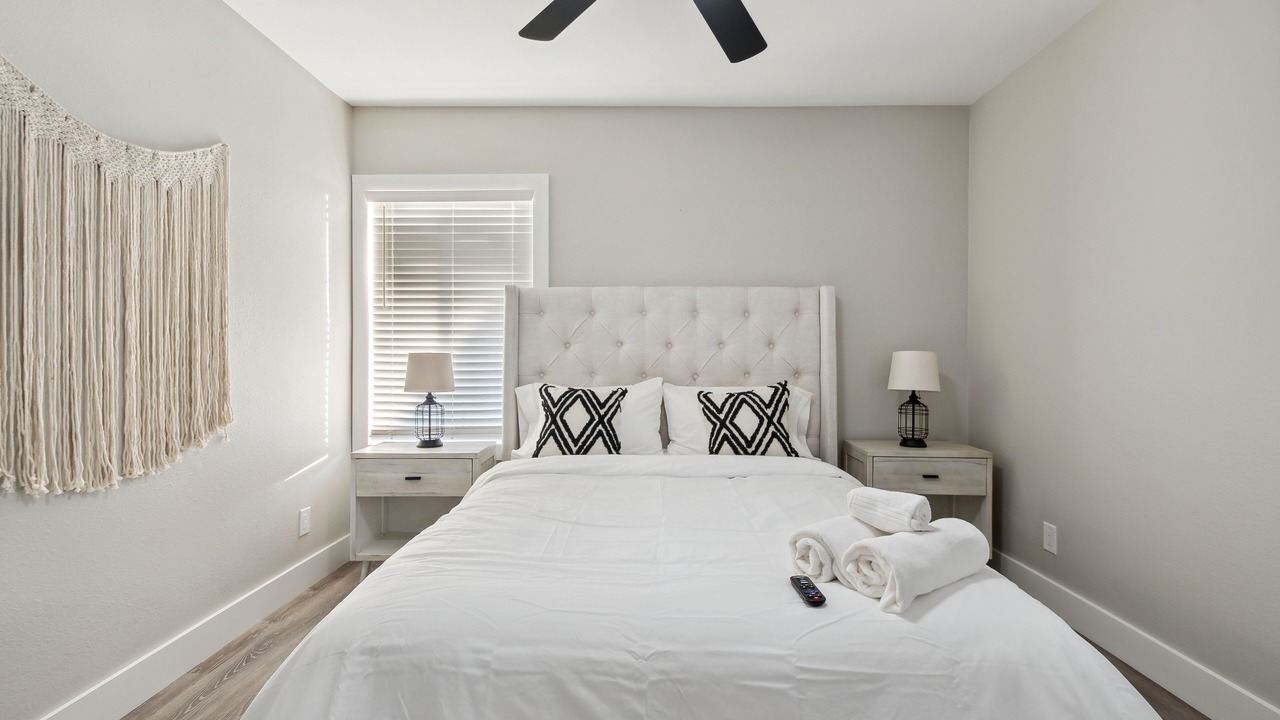 Photo of Bedroom in Valley Glen